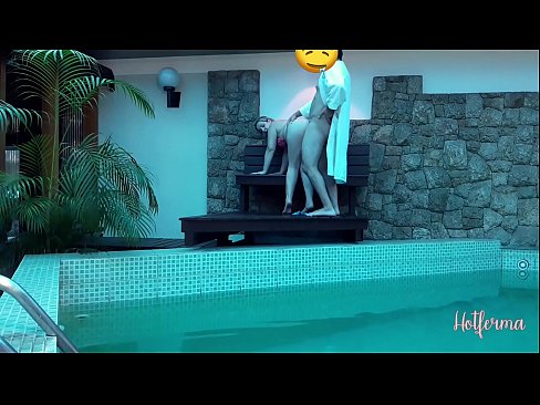❤️ Boss xizmetkarê vedixwîne hewzê, lê nikarî li ber germiyekê bisekine ❤️ Porno li porno ku.newsexxxx.ru ️❤